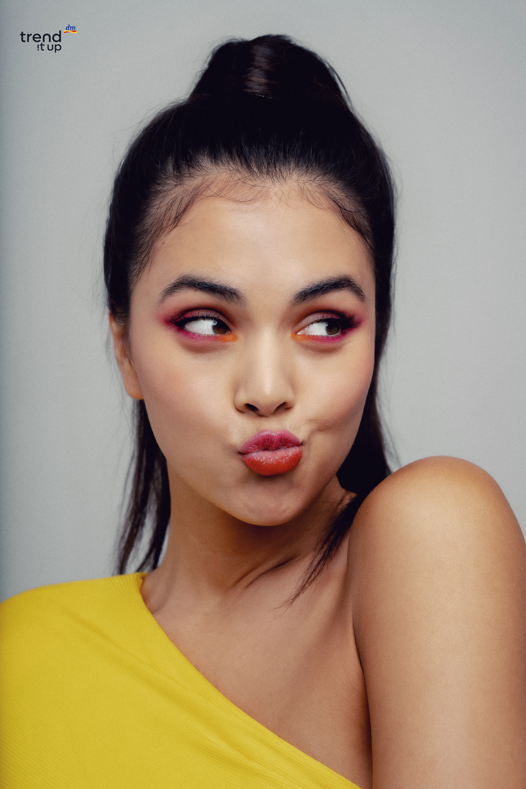 20240125_DM_TIU_Motive_07_TwoBearbeitet_Color_Lipstick_0084-Kopie-2